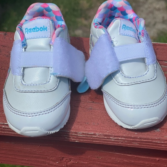 Reebok Rainbow Fish Royal Classic Jog 2 sneaker. - Picture 2 of 8